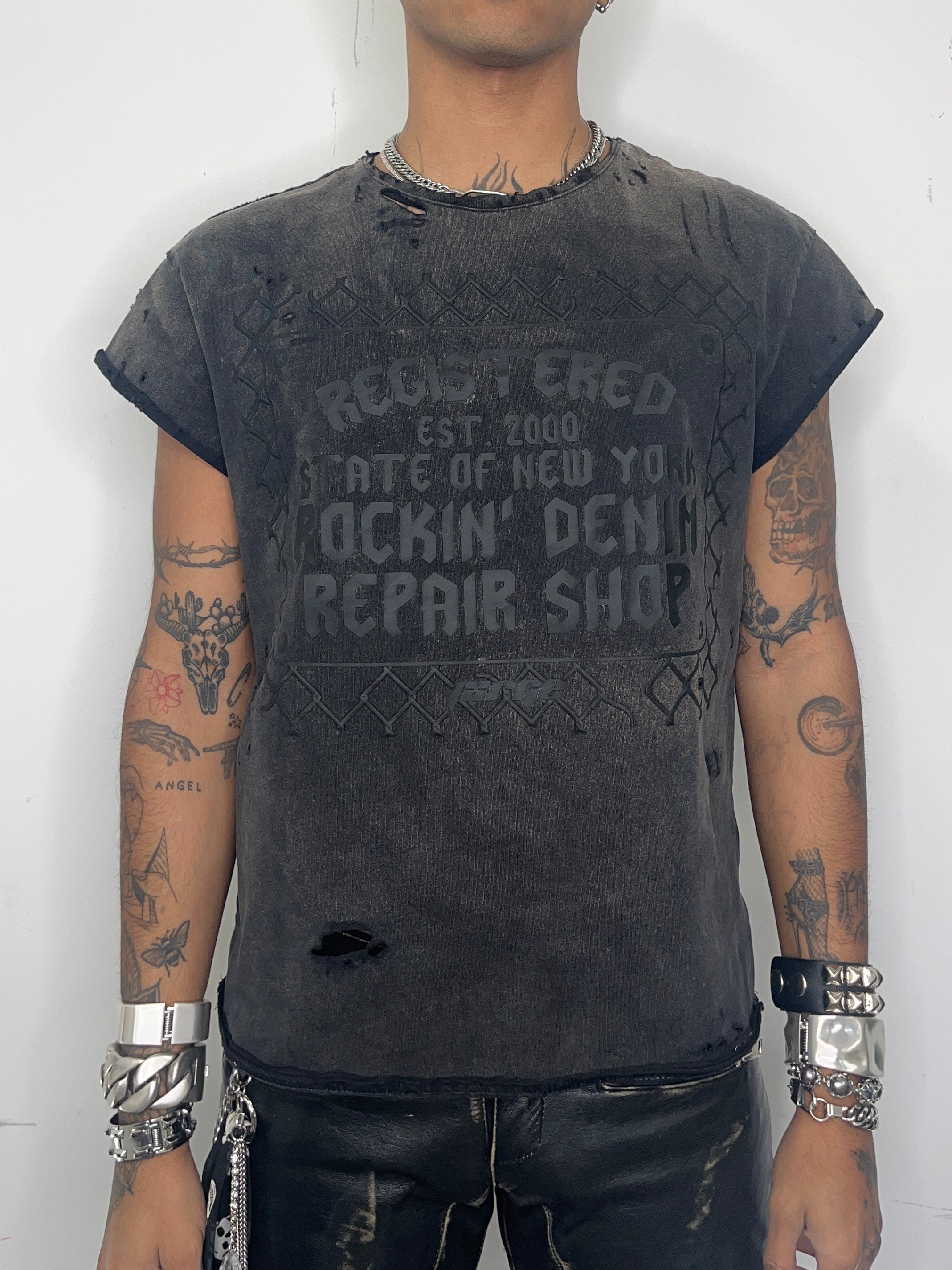 BodyShop Cutoff Tee in Black