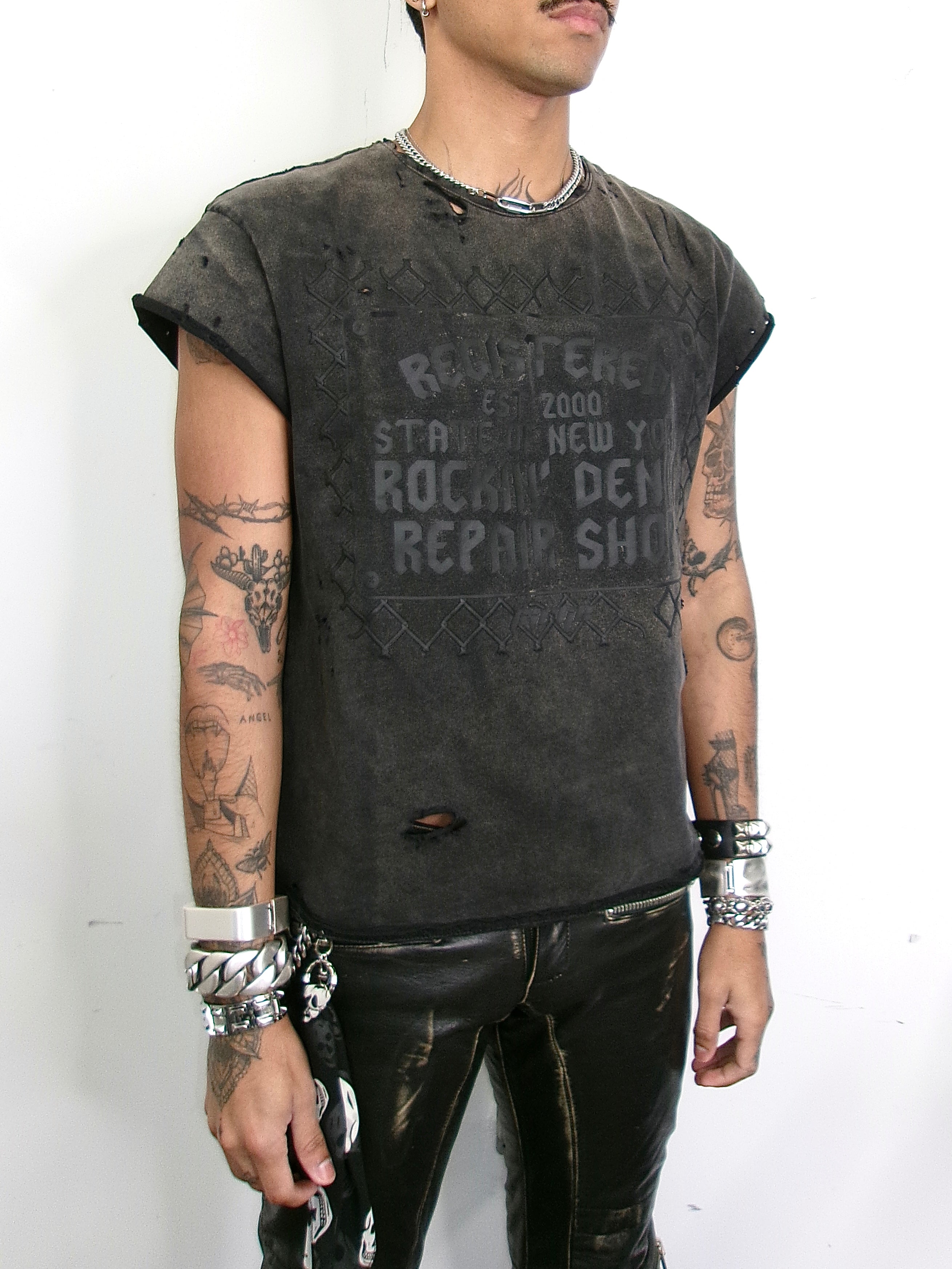 BodyShop Cutoff Tee in Black