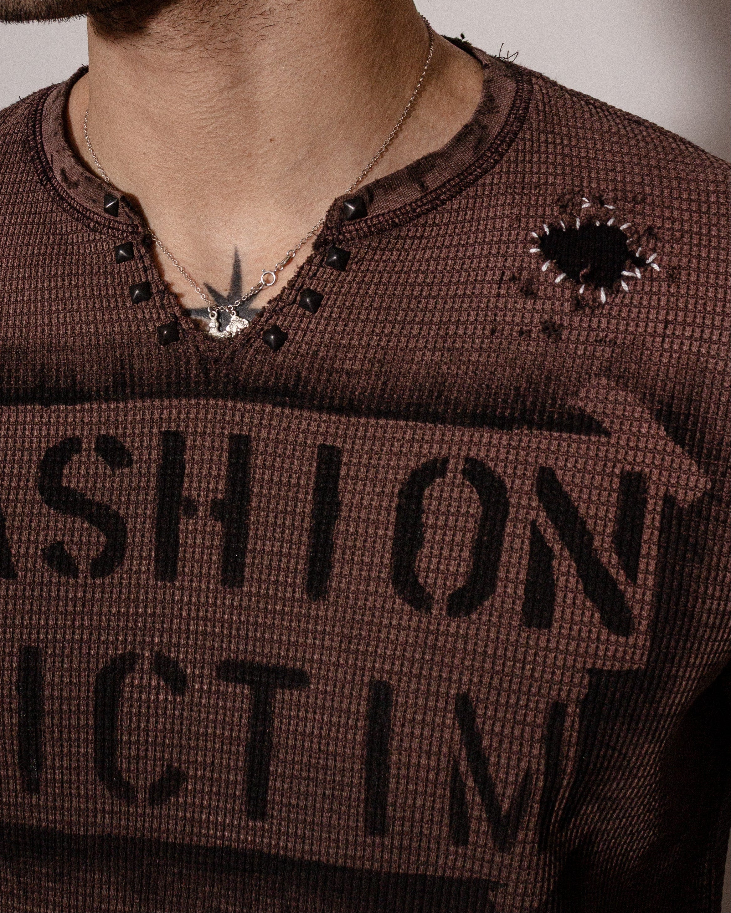 Fashion Victim Distressed Long sleeve